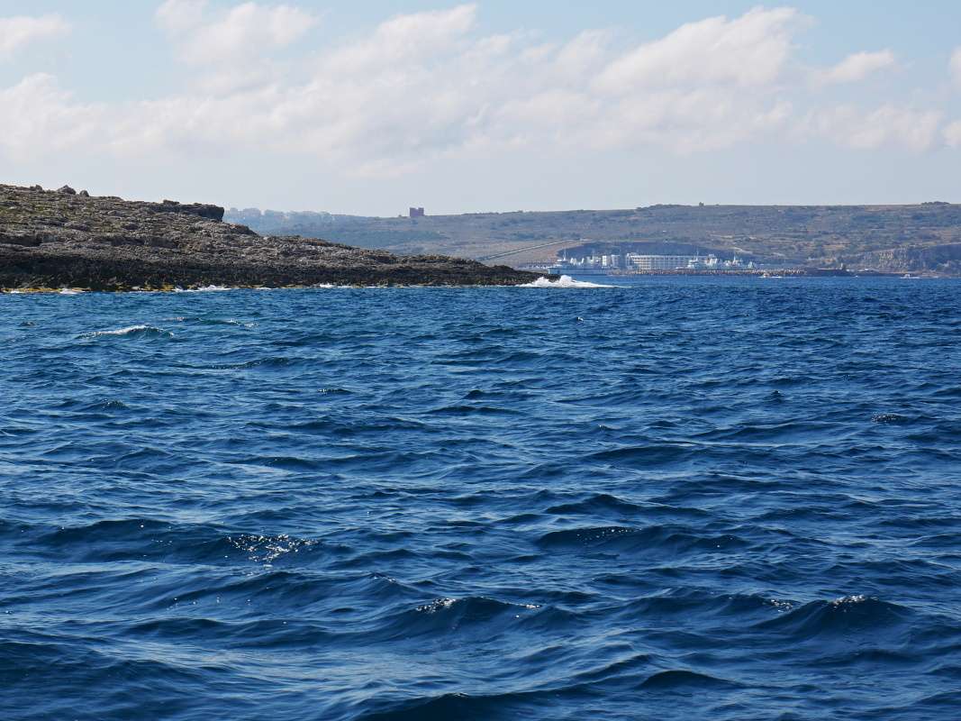 Plavba z Cirkewwy na Comino