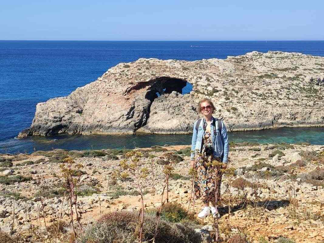 Comino - po pobreži k veži Santa Marija