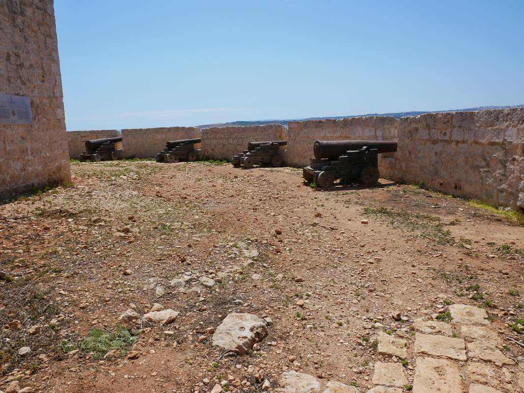Comino - Batéria Santa Marija