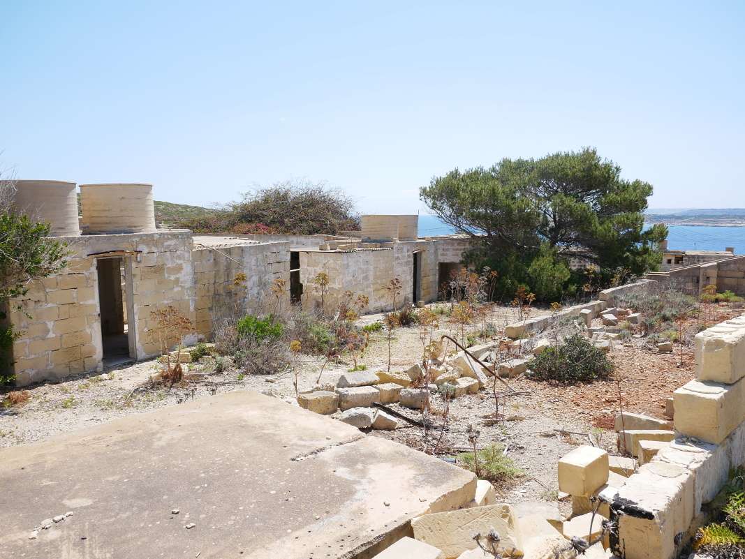 Comino - Stará prasacia farma