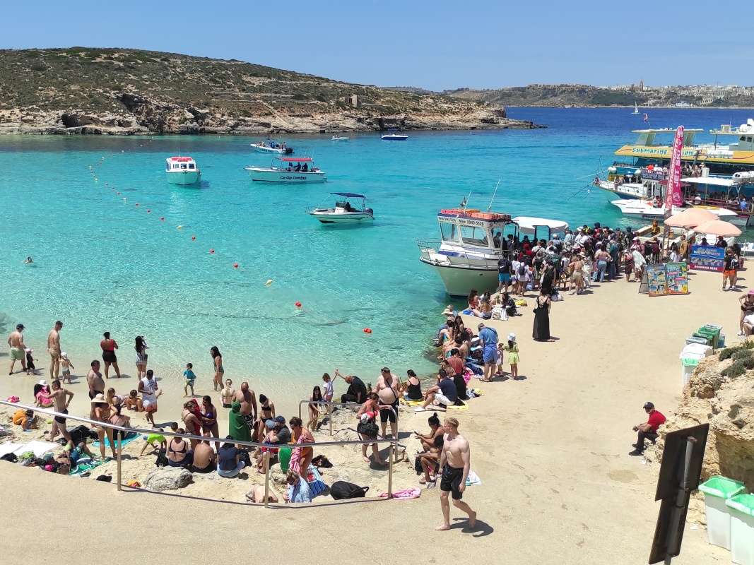 Comino - Modrá lagúna, dav pred našou loďou