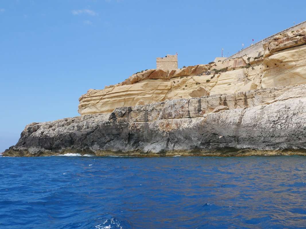 Už sa palvíme - veža Xutu v Wied Iž Žurrieq