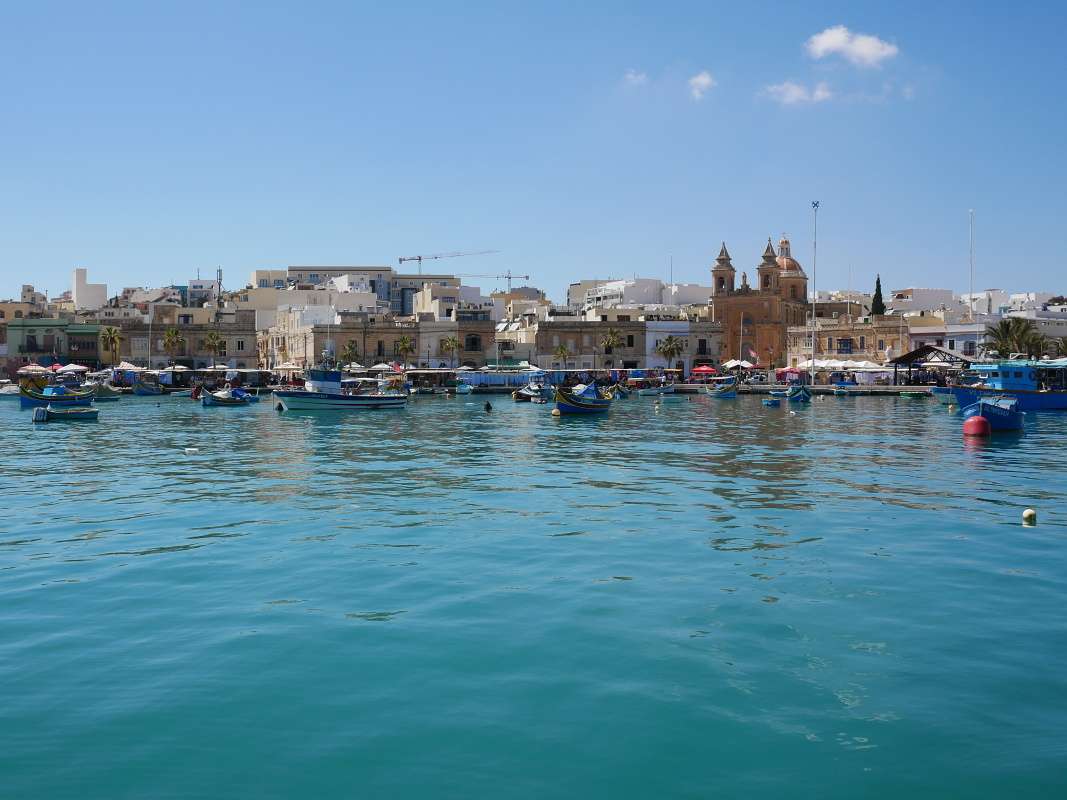 Marsaxlokk prístav z móla