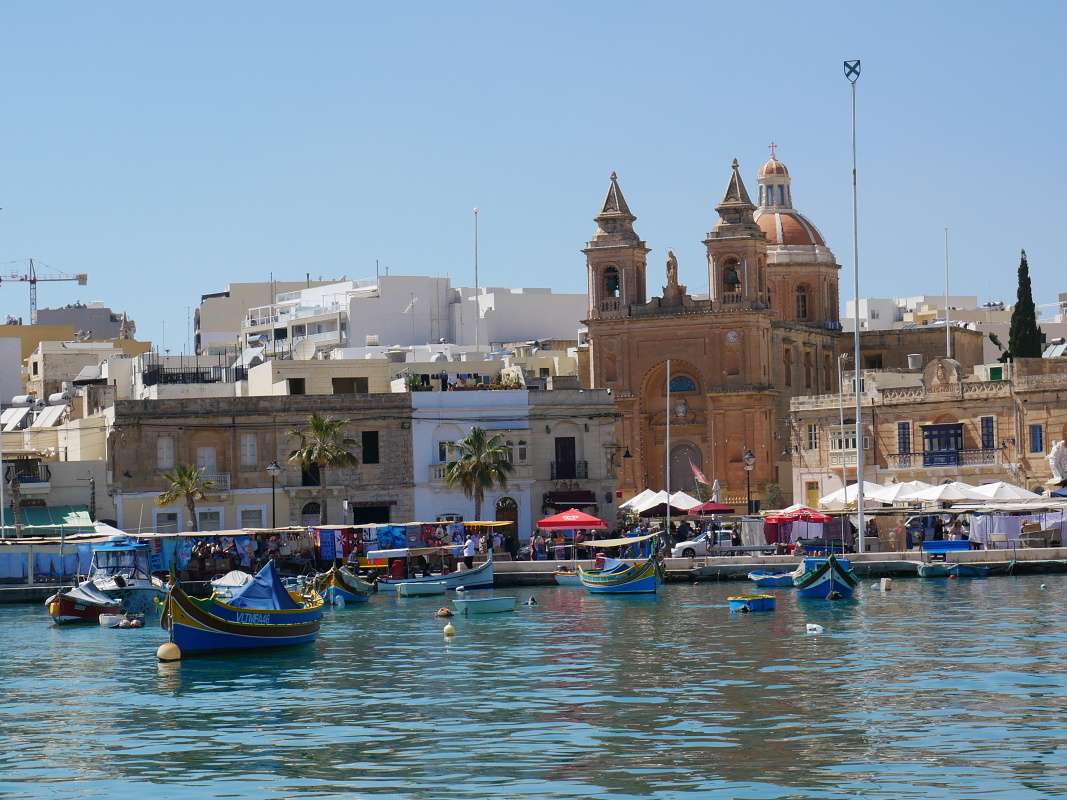 Marsaxlokk prístav z móla