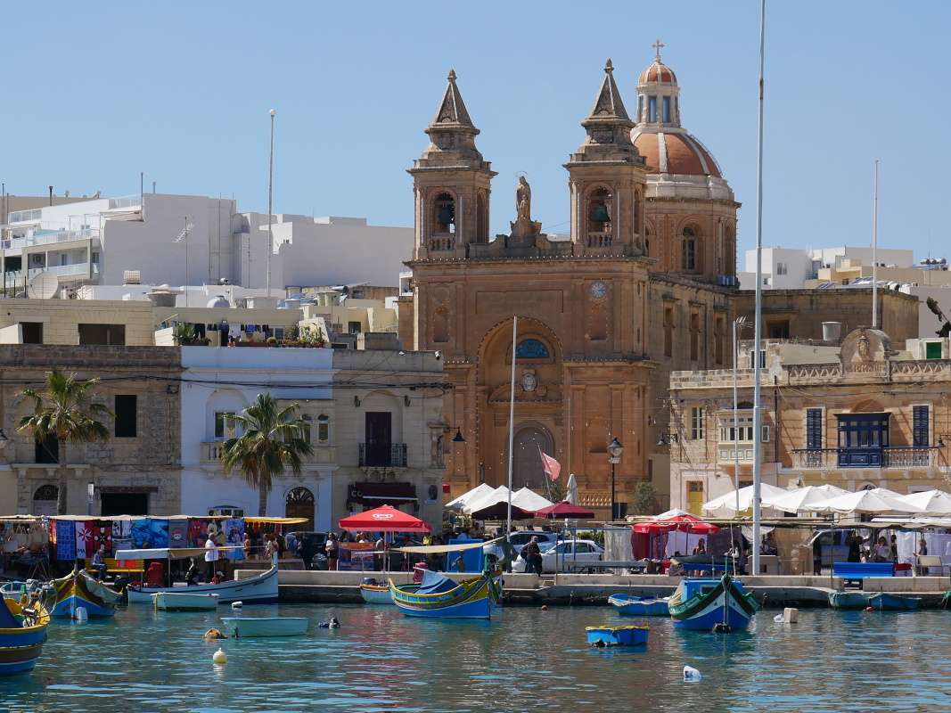 Marsaxlokk prístav z móla