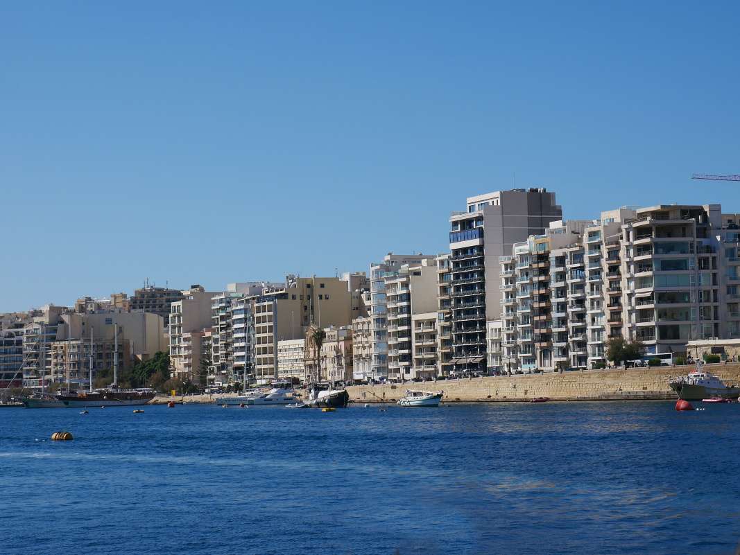 Plavba do Sliemy, Sliema sa približuje