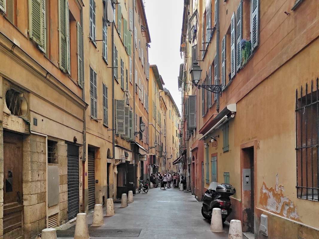 Rue Barillerie, tu by mala niekde Danka bývať ...