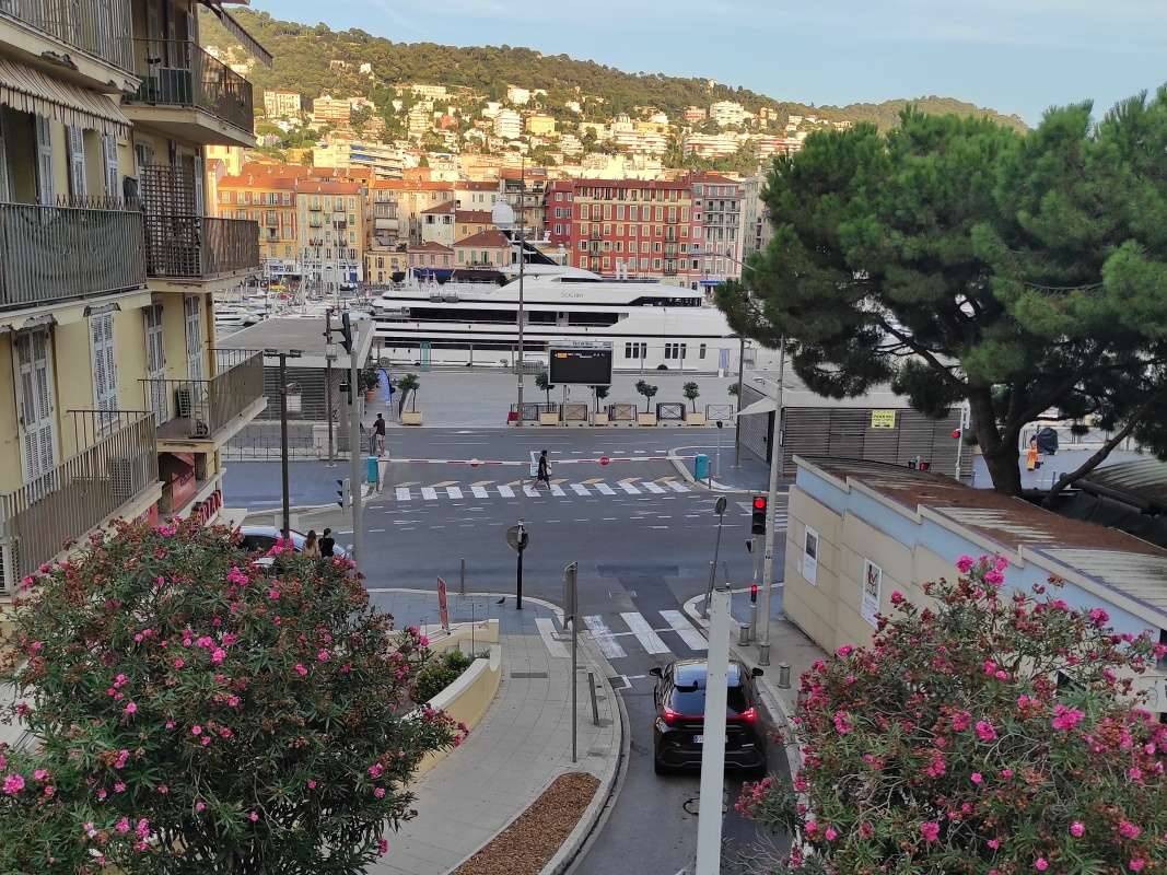 Prichádzame do prístavu Lympia v Nice