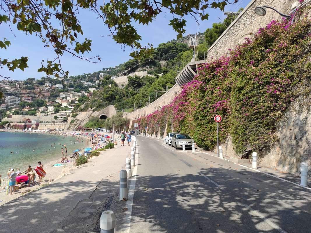 Pláž vo Villefranche-sur-Mer