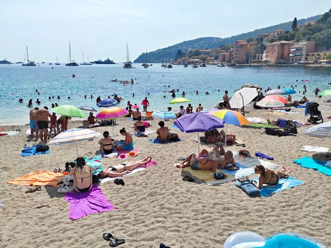 Pláž vo Villefranche-sur-Mer