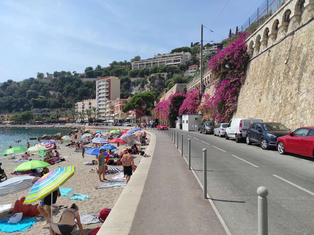 Pláž vo Villefranche-sur-Mer
