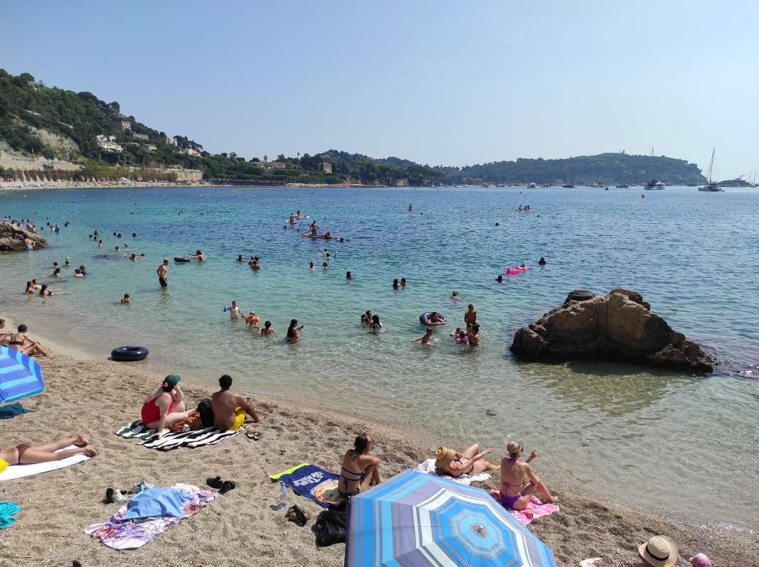 Pláž vo Villefranche-sur-Mer