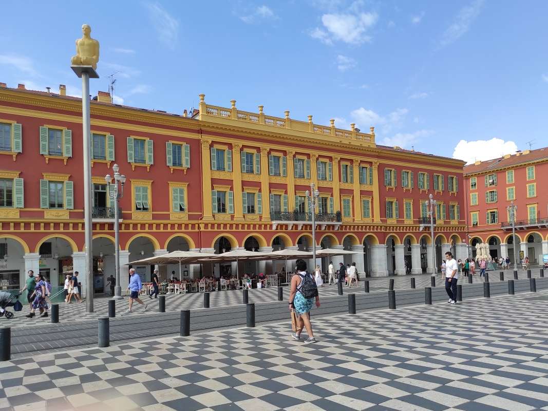 12:30 a ideme na električku - rozlúčka s Place Masséna