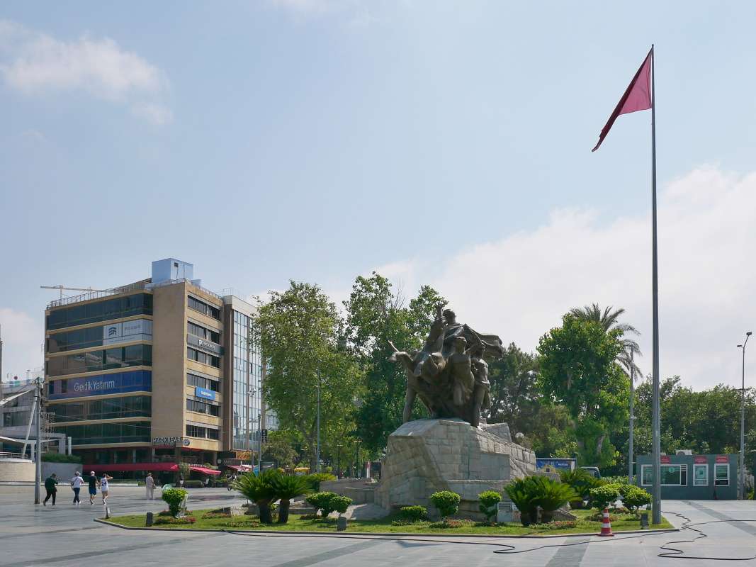 Námestie Republiky a Monument Mustafa Kemal Ataturk