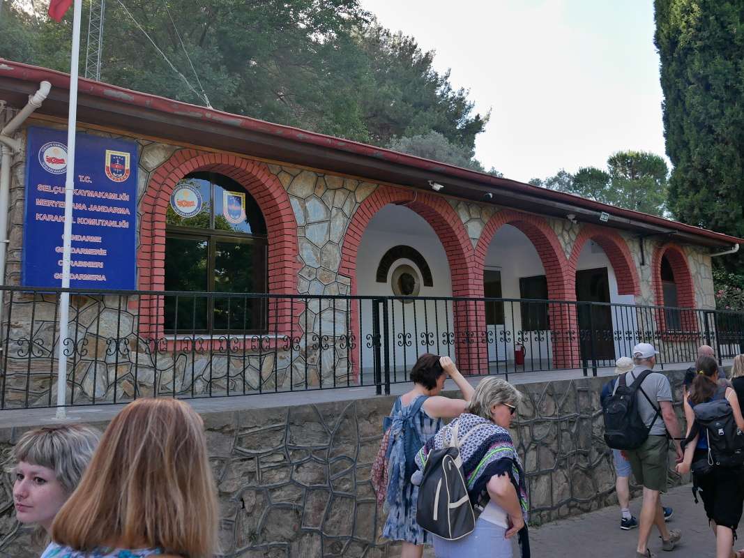 Kráčame cestičkou k domčeku Panny Márie