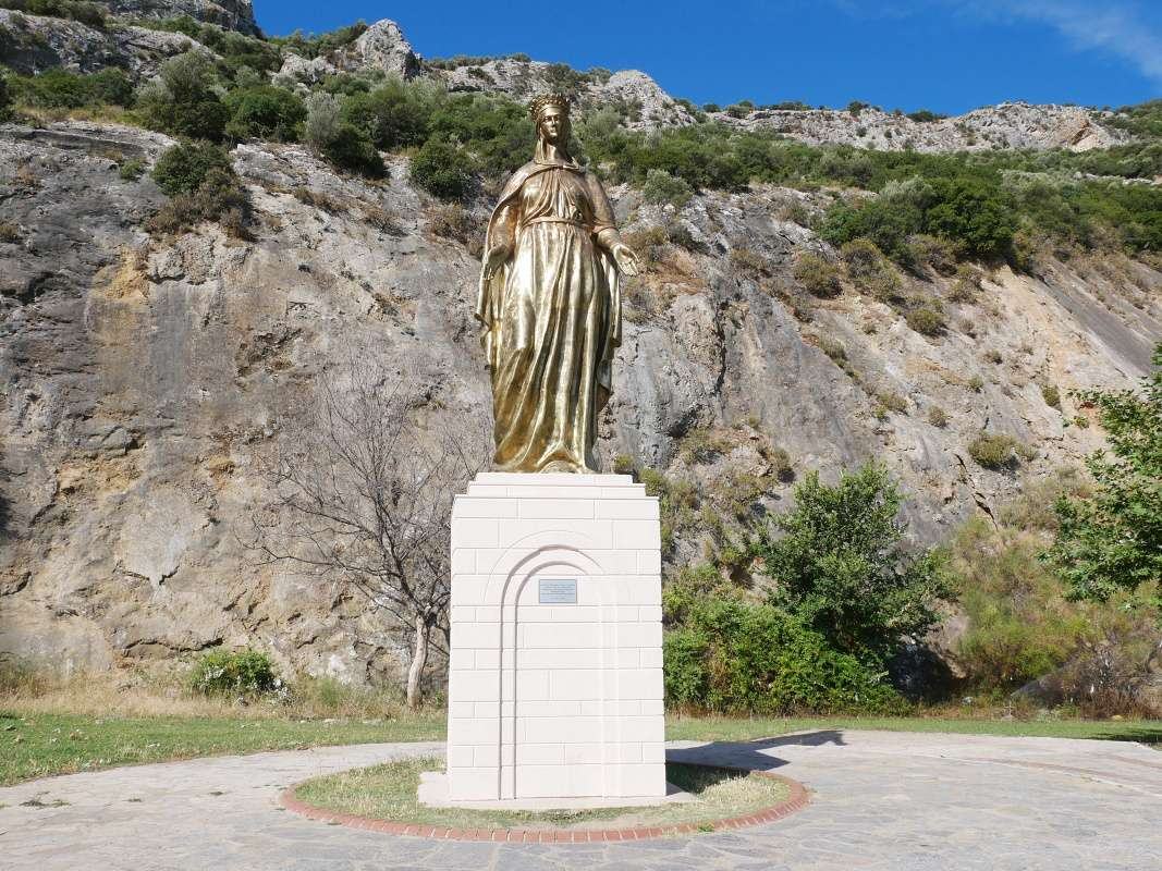 Panna Mária po ceste