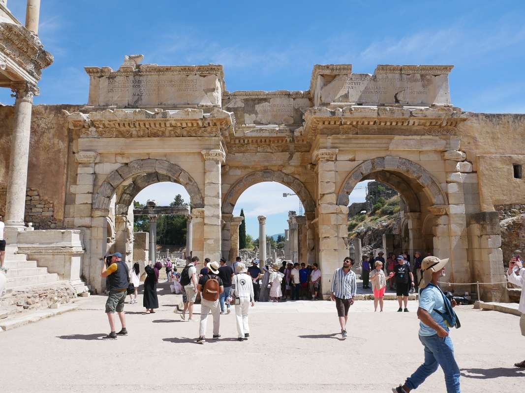 Brána Mazaeus and Mithridates