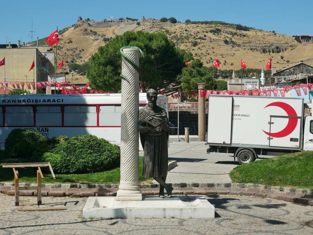 Ruiny na kopci ... sú Akropola Pergamonu!