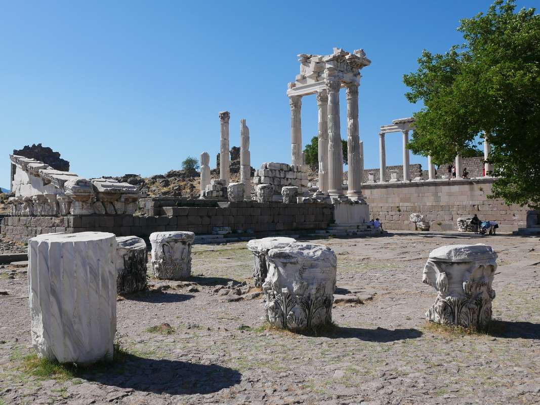 Akropola Pergamonu - Trajaneum, chrám uctievania cisára Trajána