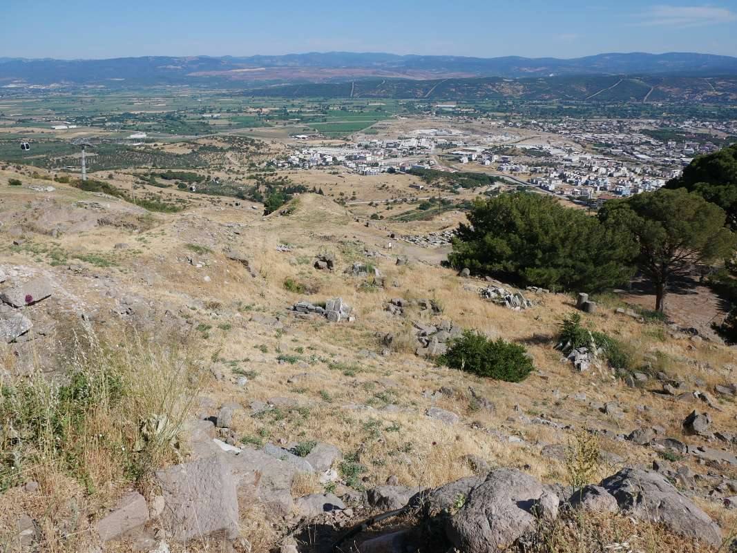 Akropola Pergamonu - výhľad na Bergama