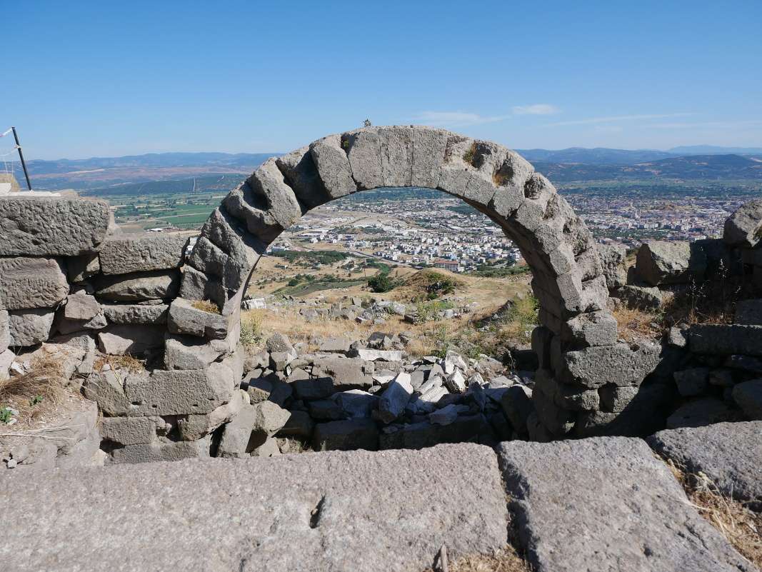 Akropola Pergamonu - výhľad na Bergama