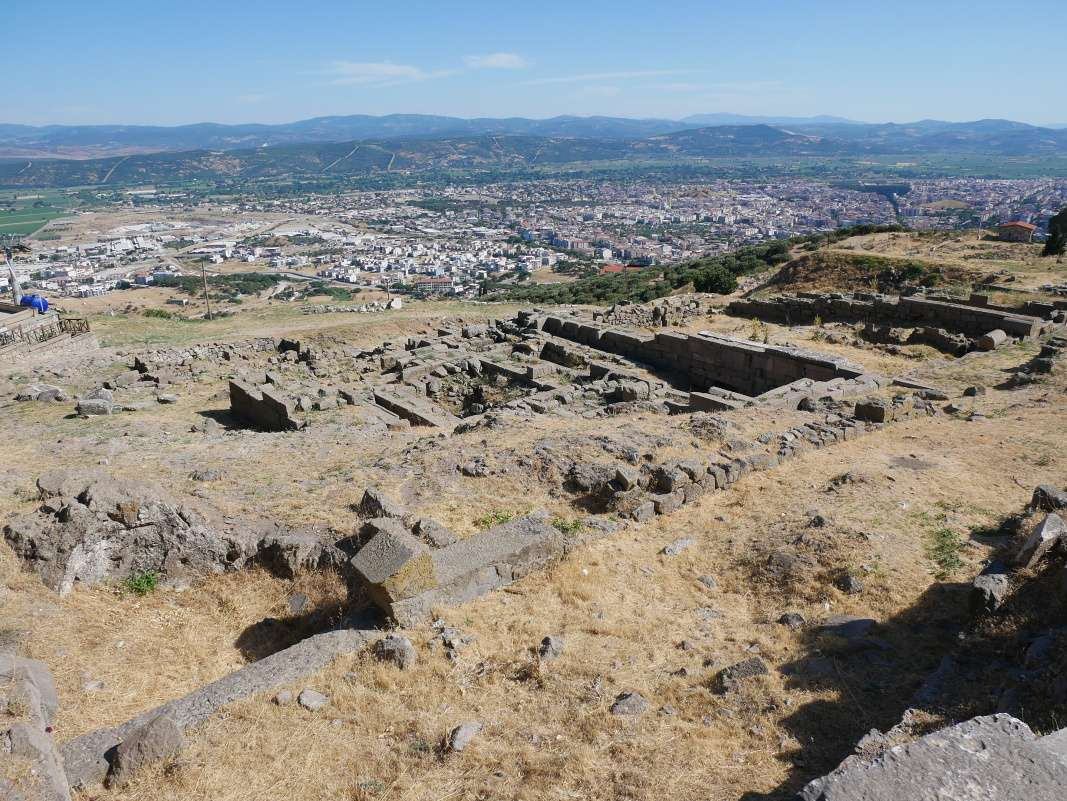 Akropola Pergamonu - Heroon, posvätné a obytné budovy