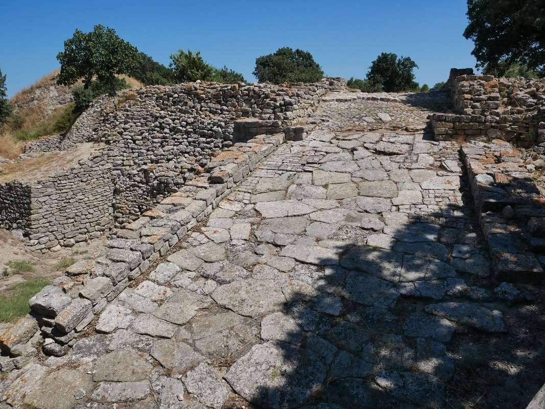 Trója - rampa, kde Schliemann našiel Priamov poklad