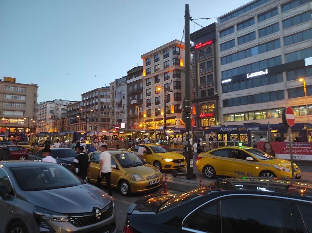 Sirkeci - život pred stanicou