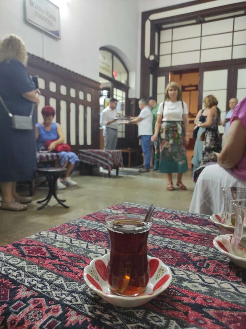 Sirkeci - konečná stanica Orient Expresu - turecký čaj