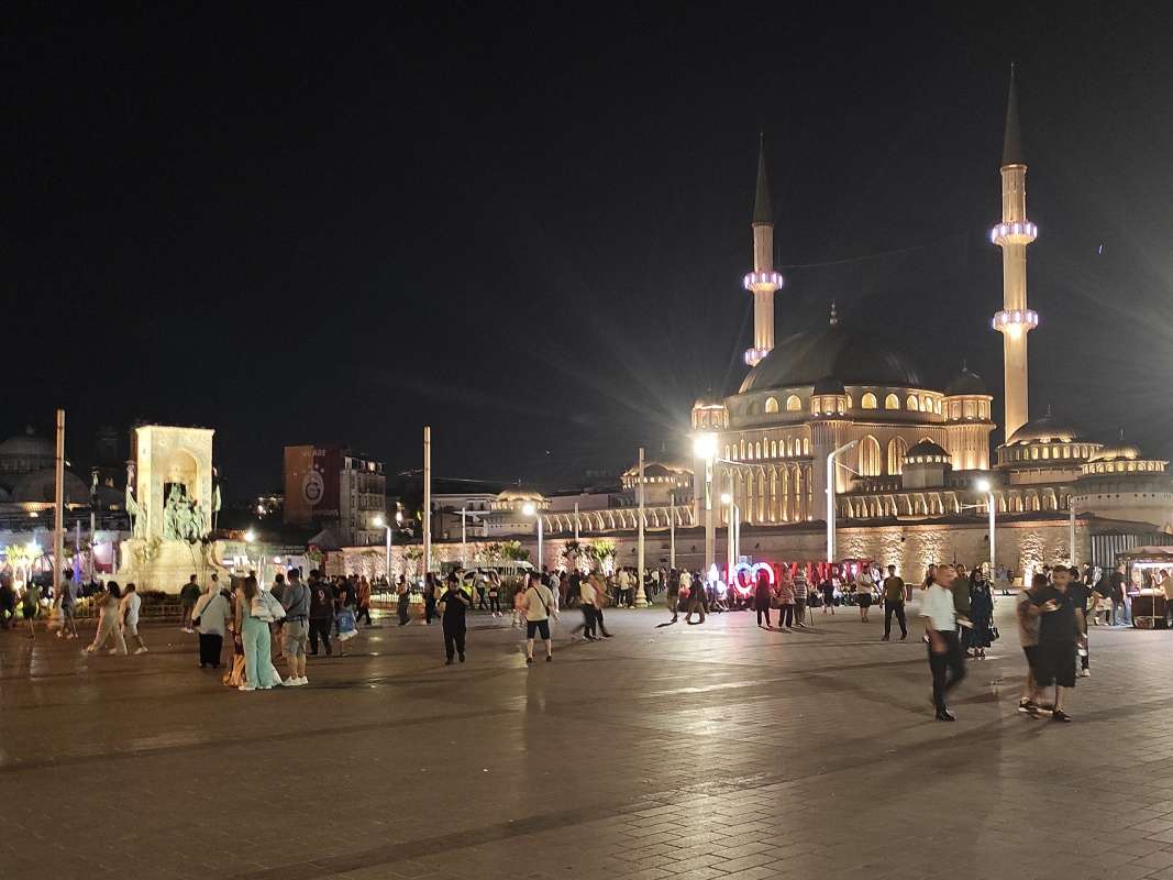 Taksim Meydan (námestie Taksim)