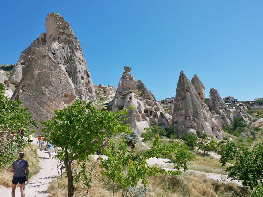 Prechádzka popod hrad Uchisar