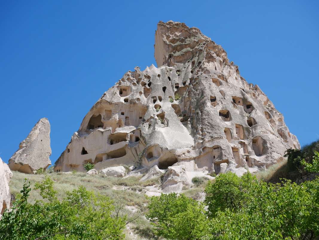 Prechádzka popod hrad Uchisar