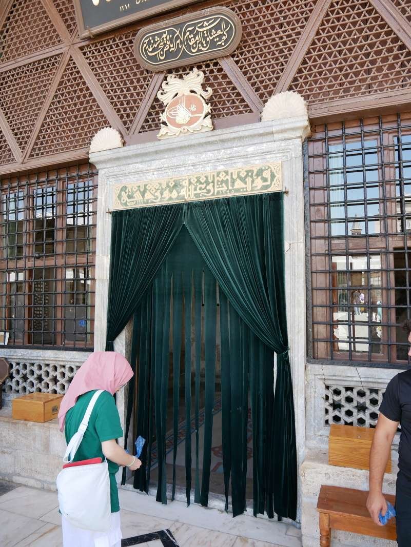 Konya, Mevlana múzeum - vstup ku hrobke
