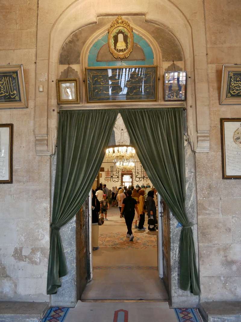 Konya, Mevlana múzeum - vstup ku hrobke