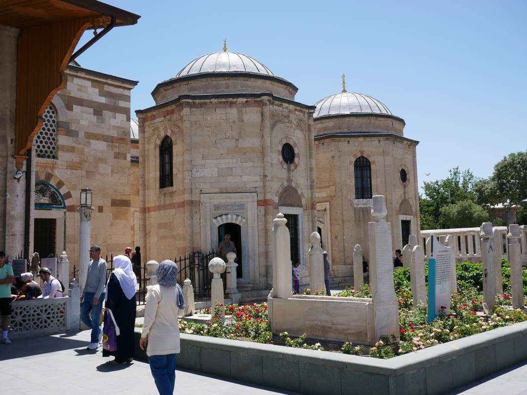 Konya, Mevlana múzeum, hrobky