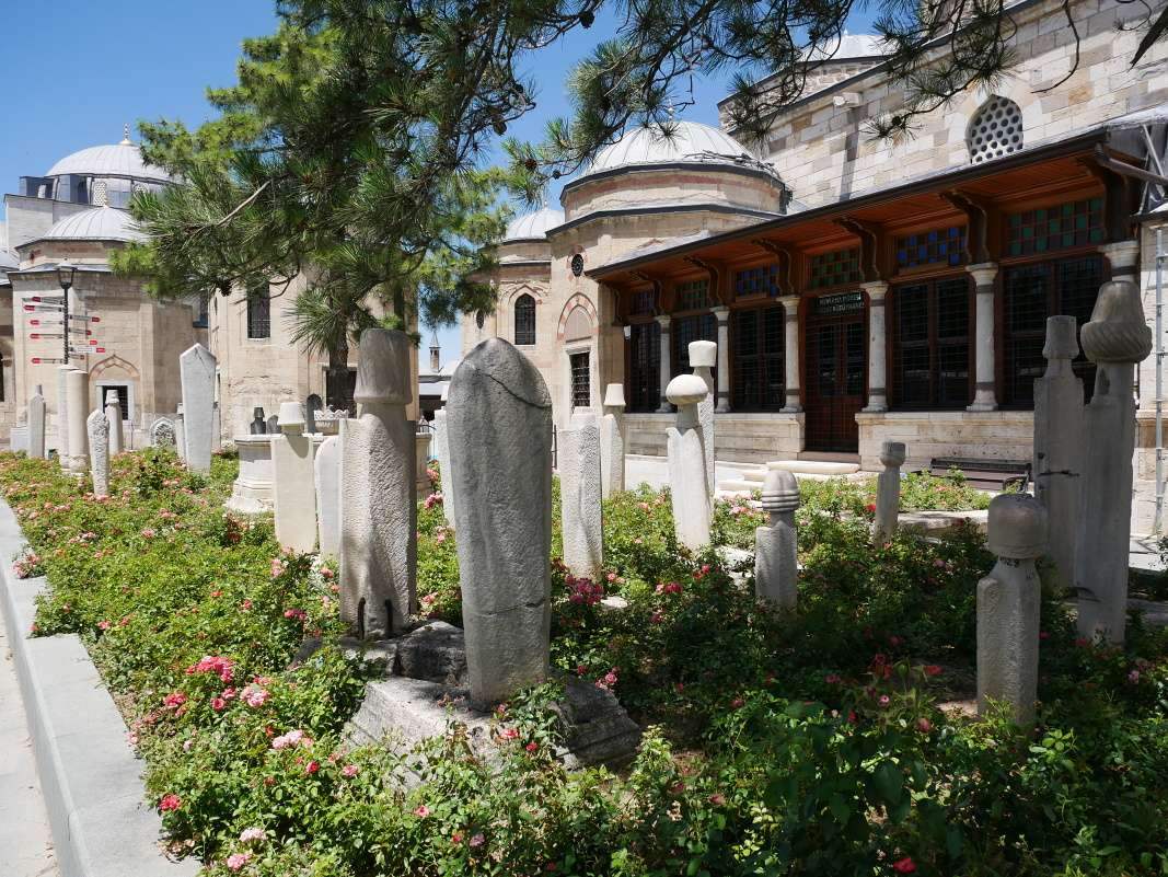 Konya, Mevlana múzeum, hrobky