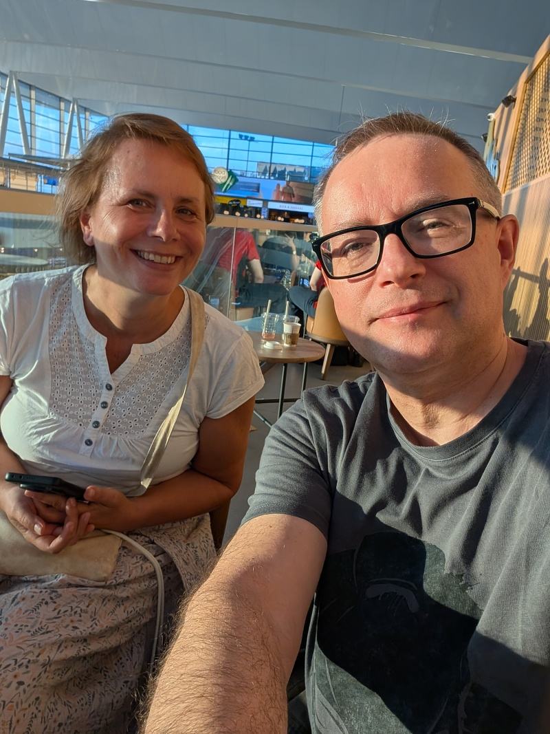 Oliver posiela pozdrav spolužiakom