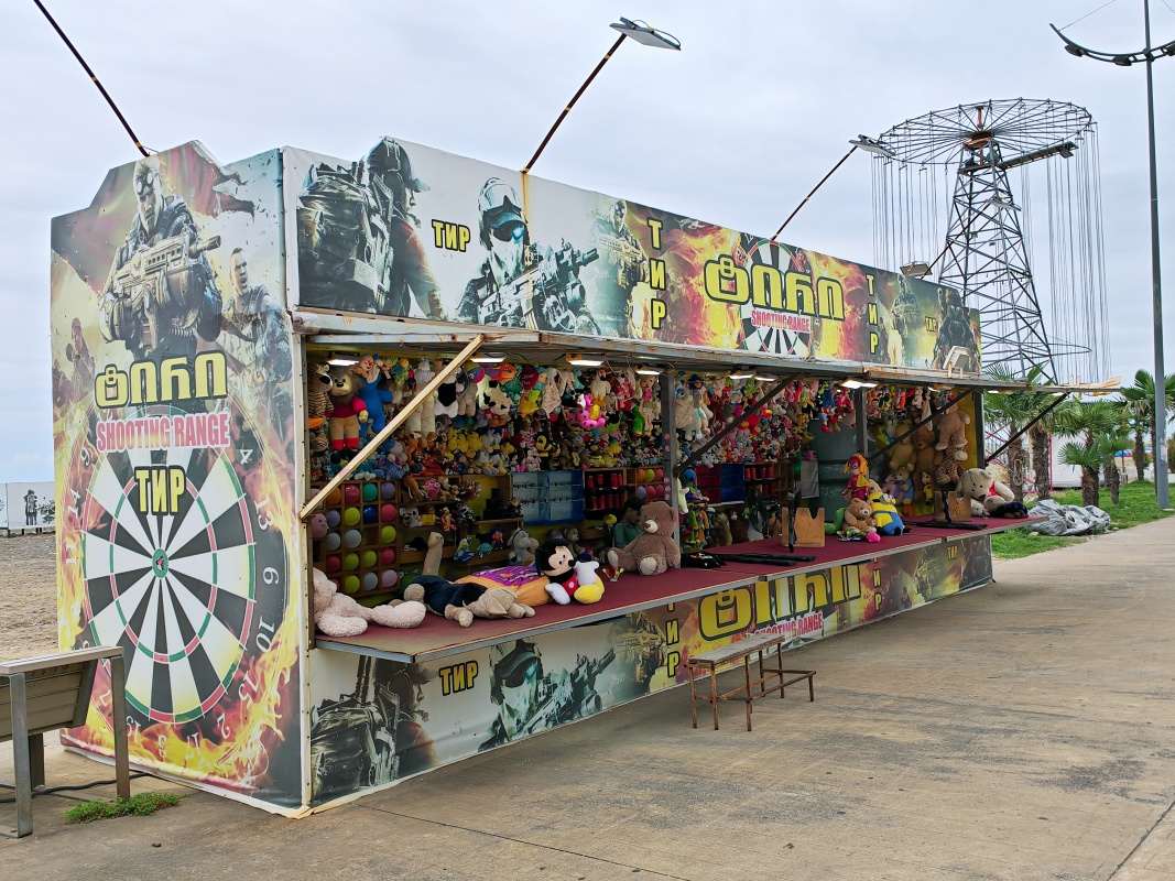 Promenáda popri pláži