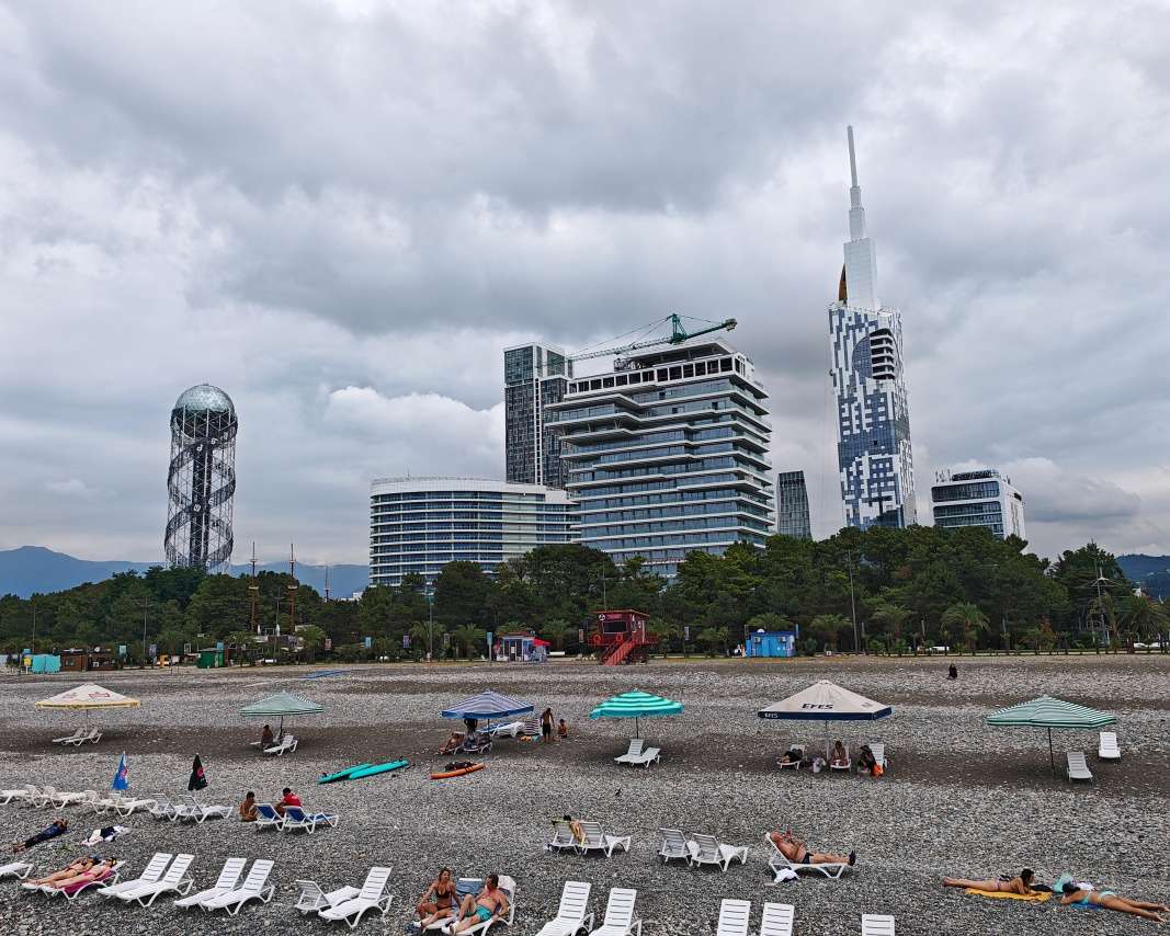 Výhľad z móla, smer Batumi City