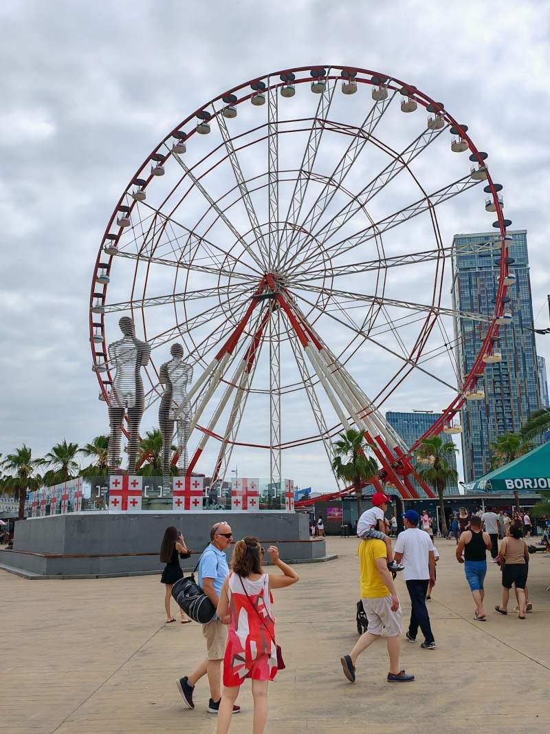 Vyhliadkové koleso, Ali a Nino