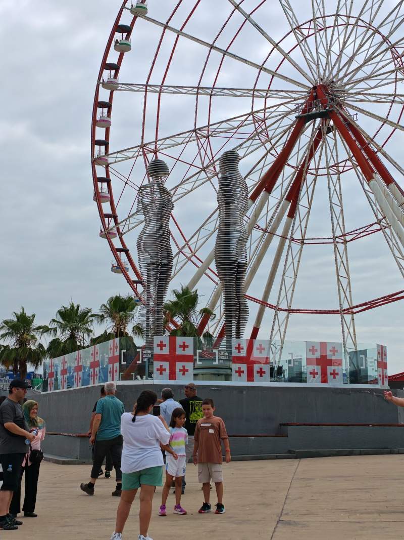 Vyhliadkové koleso, Ali a Nino