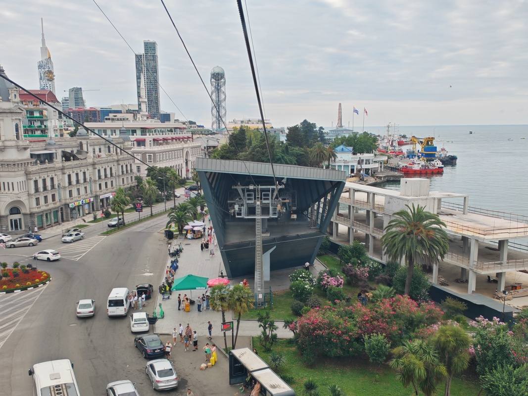 Výhľad z lanovky na Batumi