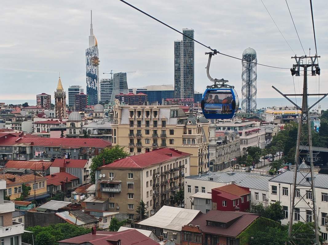 Výhľad z lanovky na Batumi