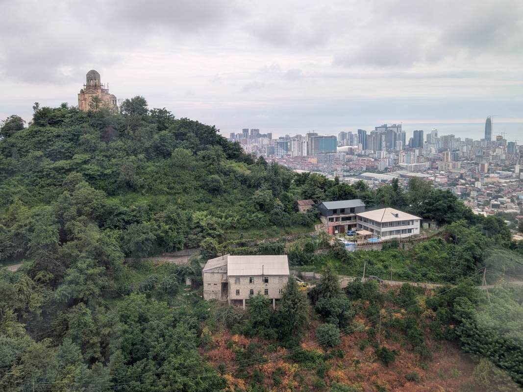 Výhľad z lanovky na Batumi