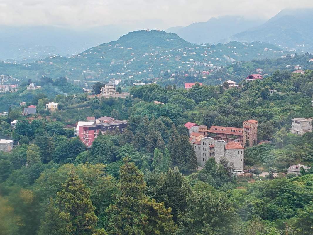 Výhľad z lanovky na Batumi