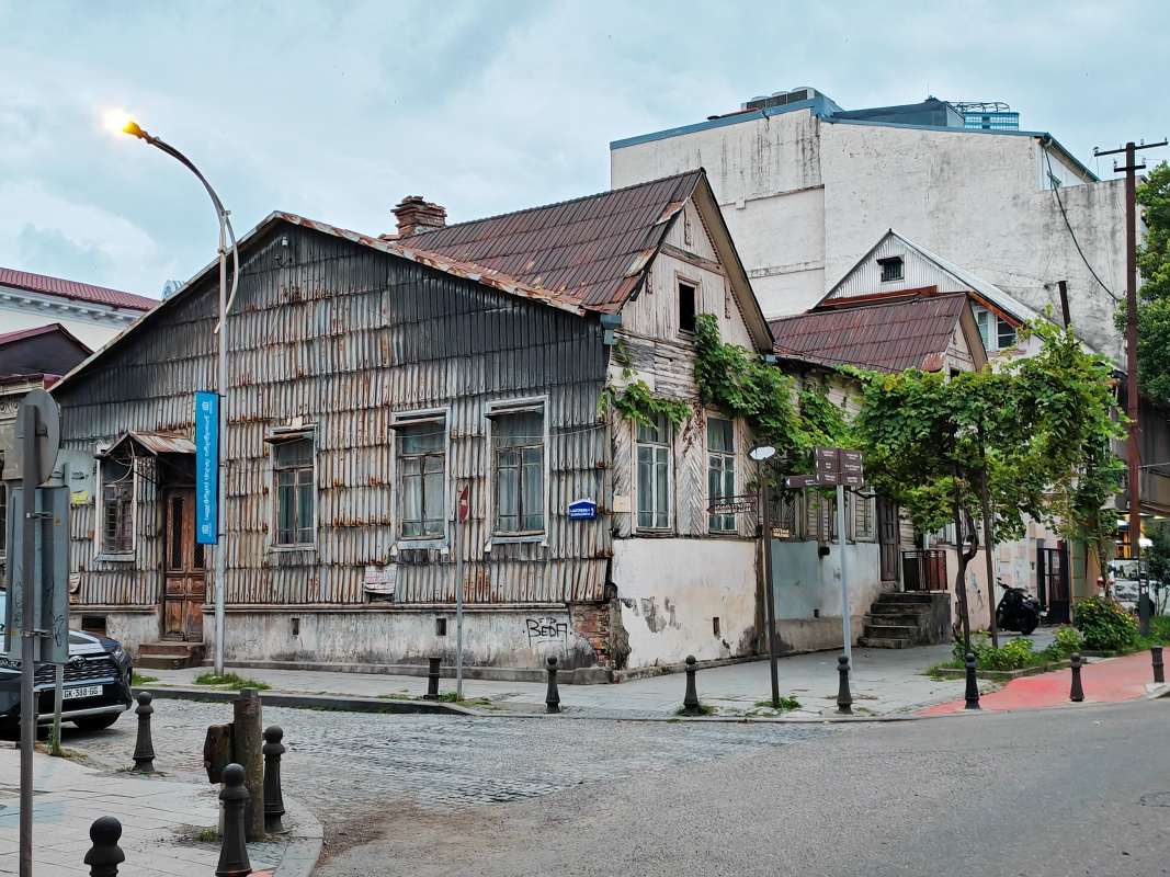 Historický dom - 20:31 a moja posledná fotka, došla baterka :)