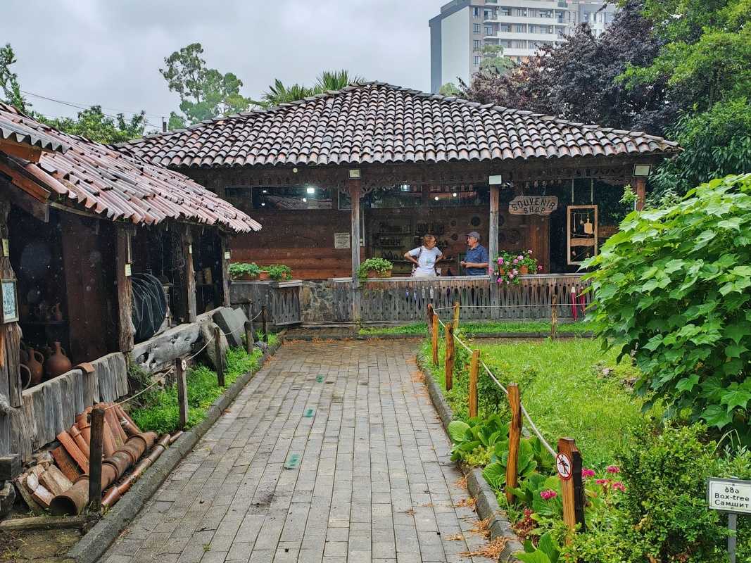 Suveníry a Kemal Turmanidze