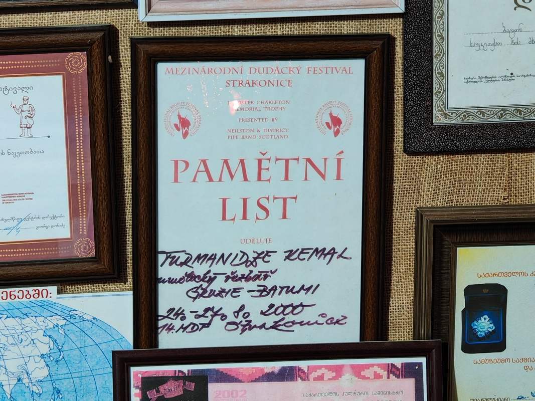 Domček so suvenírmi