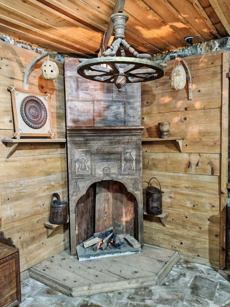 Domček so suvenírmi