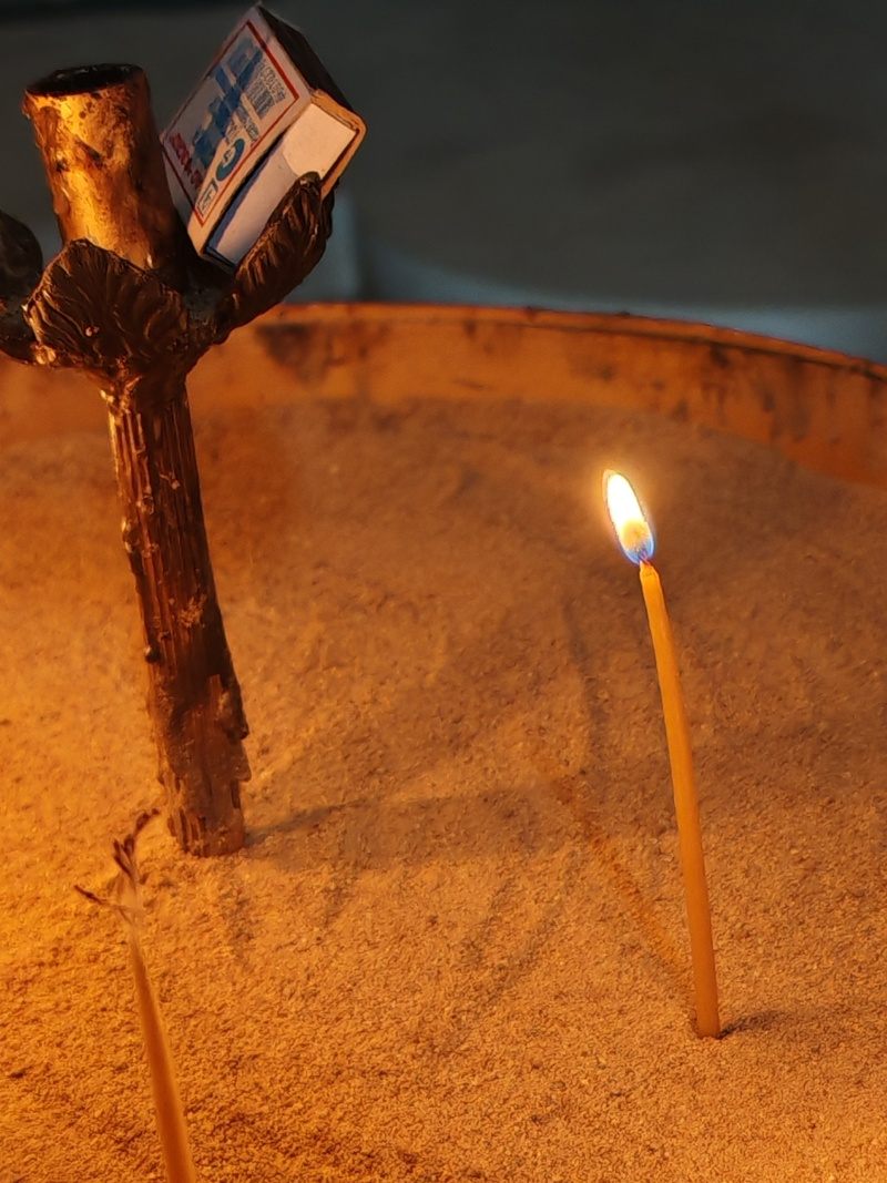 Kostol Vakhtanga Gorgasaliho, moja sviečka